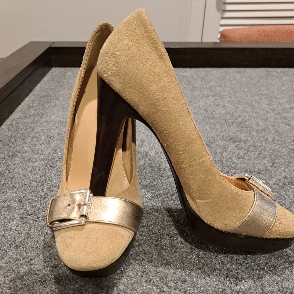 Michael Kors Size 7 Tan Suede Pumps